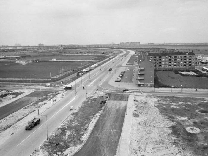 De Ookmeerweg in de jaren vijftig De Ookmeerweg in de jaren vijftig.<br />bron: Beeldbank Amsterdam 