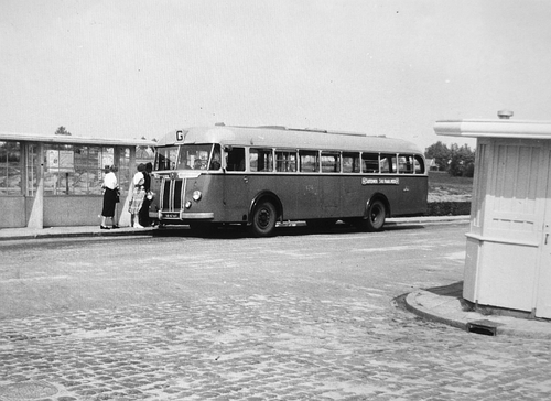 Buslijn G aan het eindpunt bij de Sloterbrug in de jaren vijftig. Bron: beeldbank Stadsarchief Amsterdam. 