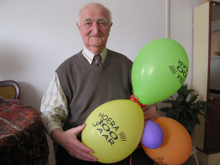 Ber Kuiper De vitale 100 jarige uit Osdorp.<br />Foto: Shirley Brandeis, 6 maart 2008 