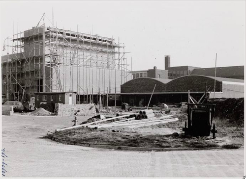 De bouw van de toneelzaal van Marcanti Foto: Beeldbank van het Stadsarchief van de gemeente Amsterdam, 1955-1956 