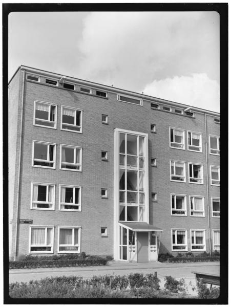  Theo van Doesburgstraat 1 en 2.<br />Op 2''' woonde Elbert.<br />Foto: Beeldbank Stadsarchief van de gemeente Amsterdam. September 1960. 