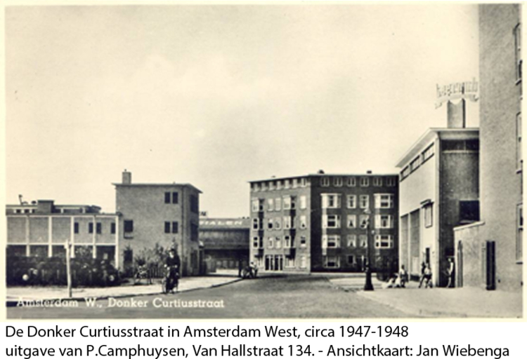 De Donker Curtiusstraat in Amsterdam West, circa 1947-1948, uitgave van P.Camphuysen, Van Hallstraat 134 Ansichtkaart: Jan Wiebenga 