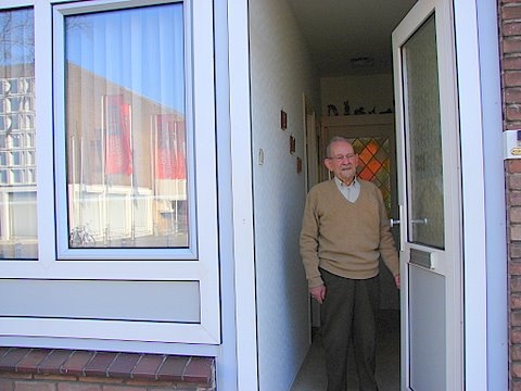 Mijnheer Charmant woont hier al meer dan 54 jaar Foto: Annick van Ommeren-Marquer, 2 april 2009 