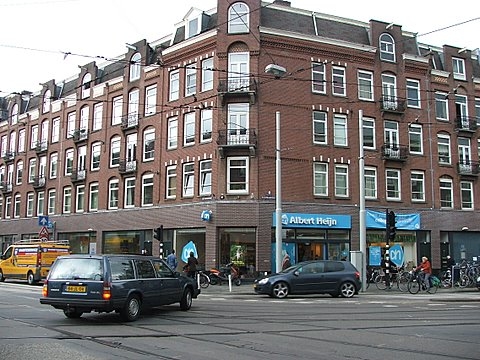 Van Warenhuis (V&D) naar grootgrutter.op de hoek van de Bilderdijkstraat. Foto: Annick van Ommeren-Marquer, mei 2008 