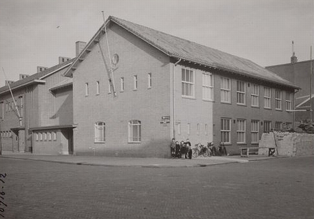 Het gebouw van de GGD, Karel Doormanstraat 125-127. Bron: beeldbank Stadsarchief Amsterdam. 