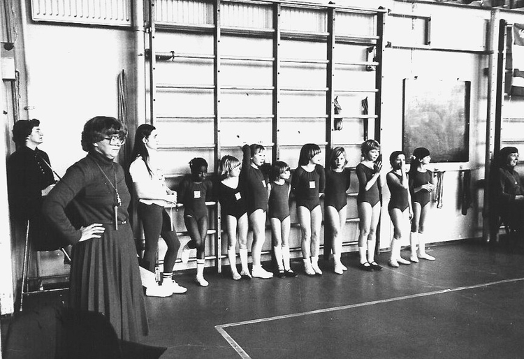 Gymnastiekvereniging 1 Turnwedstrijden in de v.d. Zweepschool, maart 1979 