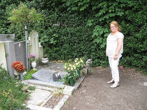 Rietje de Jong op de begraafplaats Vredenhof Bron: foto José Stolp, 2014 