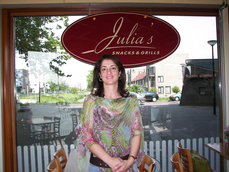 Julia Julia bij Julia's Julia bij Julia's. Foto: juni 2007, Angar Veerkamp 