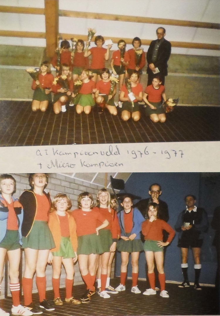 Kampioensfoto's seizoen 1976-1977 Foto: ingeplakt in het gevonden album 