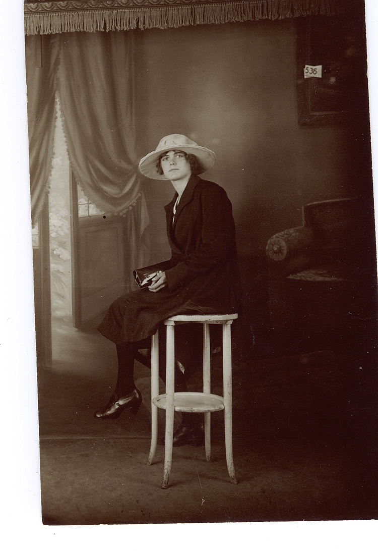 Mevrouw den Ouden Munting Mevrouw den Ouden Munting, Kalverstraat 1922 