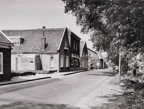  Osdorperweg 535-537-539 - Foto: Beeldbank Stadsarchief gemeente Amsterdam, 12 juli 1976 