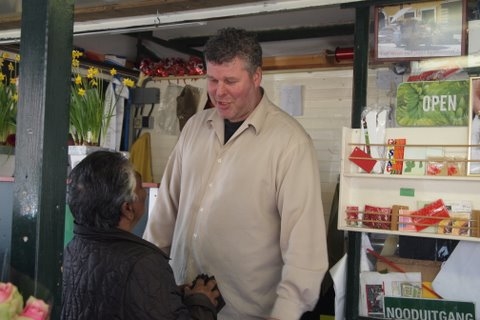 Hier doet Ted het voor: contact met de klant wie, wat, wanneer, waar Foto: Annick van Ommeren-Marquer, april 2010 