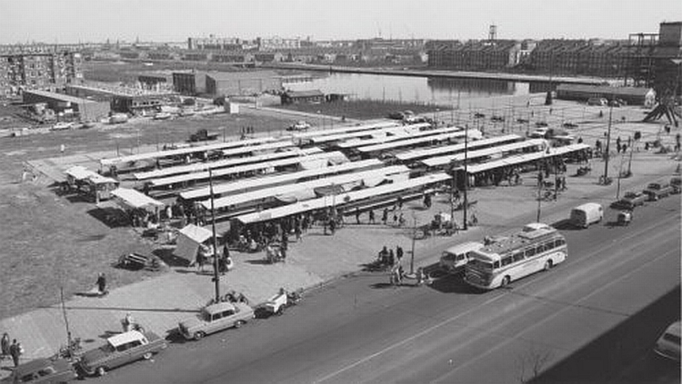 Plein '40-'45 met een overzicht van de markt Bron: beeldbank stadsarchief Amsterdam 