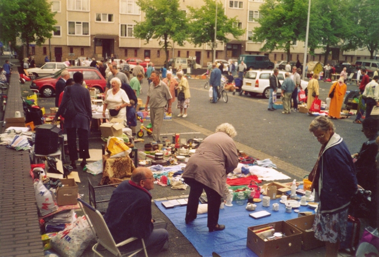 Tanis V wie, wat, wanneer, waar Ook deze foto is eind jaren negentig gemaakt van de markt op de Ripperdastraat. 