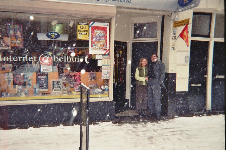 Sigarenwinkel Butt eind jaren negentig Foto: collectie Corry en Amin Butt 