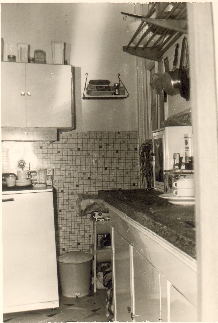 Het keukentje in 1967 Foto: collectie Lia Ouwehand 