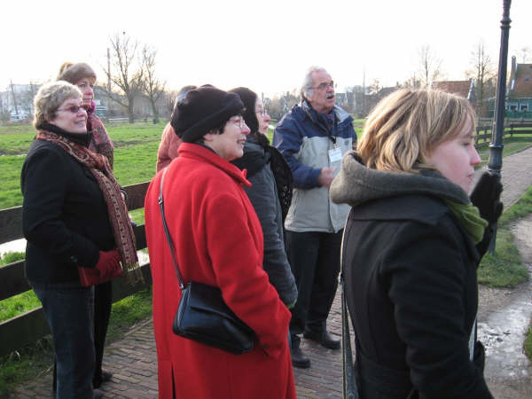  Gids Piet Soeters vertelt - Foto: Beppie Gorter, AHM, 14 december 2008 