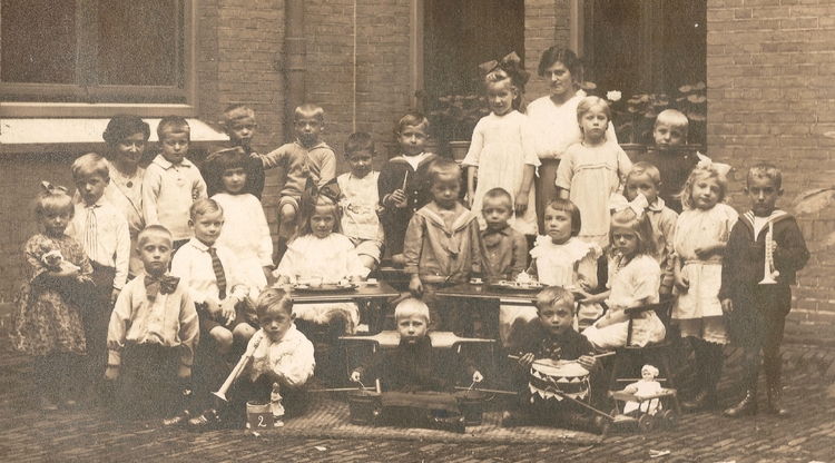 Van Bosse School 1923 klas 2 Foto: collectie Rob Hendriks 
