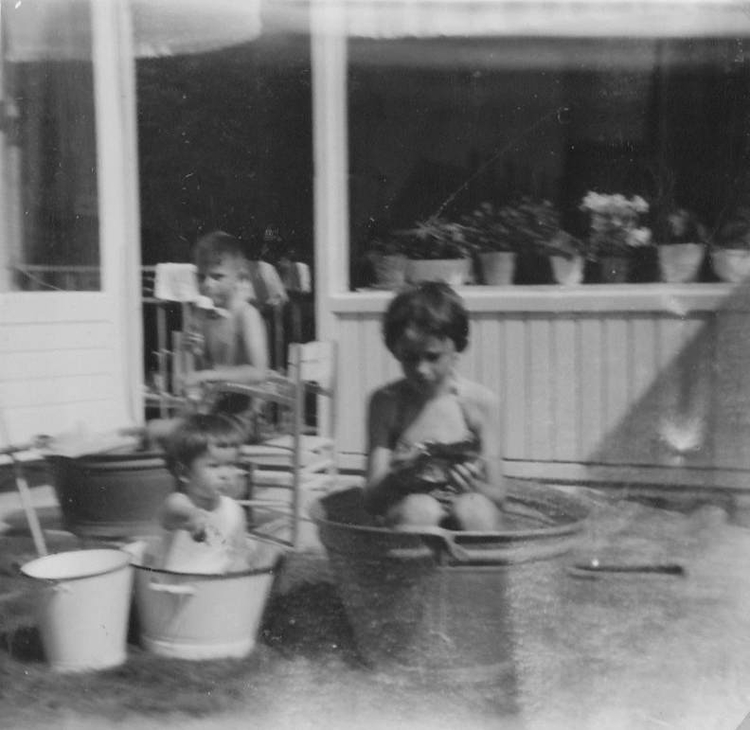 Zomerbadje in de tobbes Foto: collectie Annette Jansen-Nieuwenhuize 