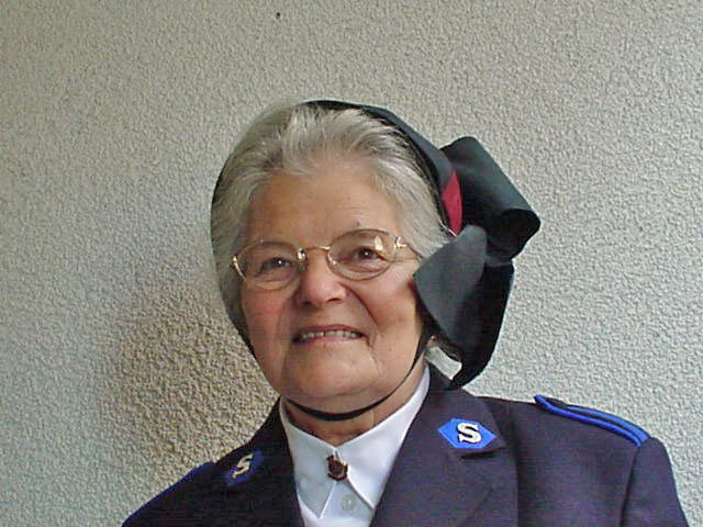 Zuster Lange in uniform  