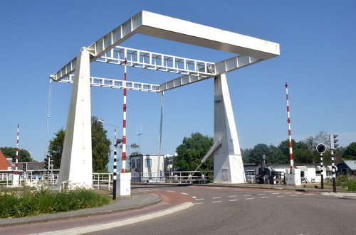 De tweede Sloterbrug gezien van Badhoevedorp naar Sloten; 6 juni 2016.  Foto: Erik Swierstra 