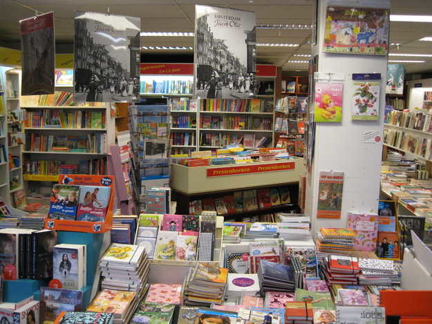 Boekhandel Meck & Holt Het interieur van buurtboekenwinkel Meck & Holt te Slotervaart 