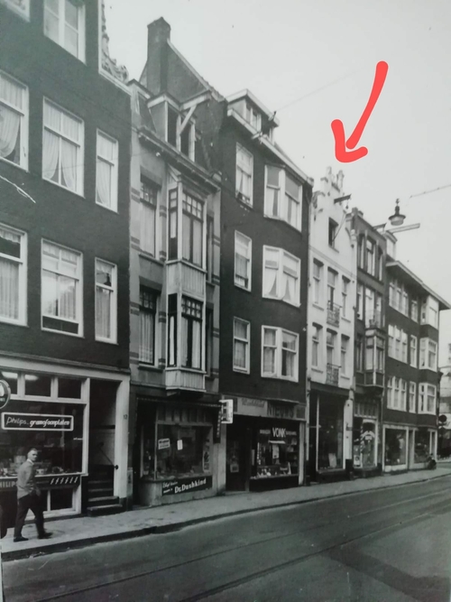 Het huis aan de Weesperstraat - foto bewerkt door Frans Serné  