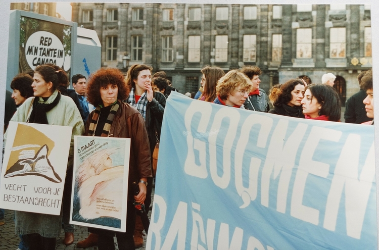 Internationale vrouwendag demonstratie op de Dam op 8 maart 1988  